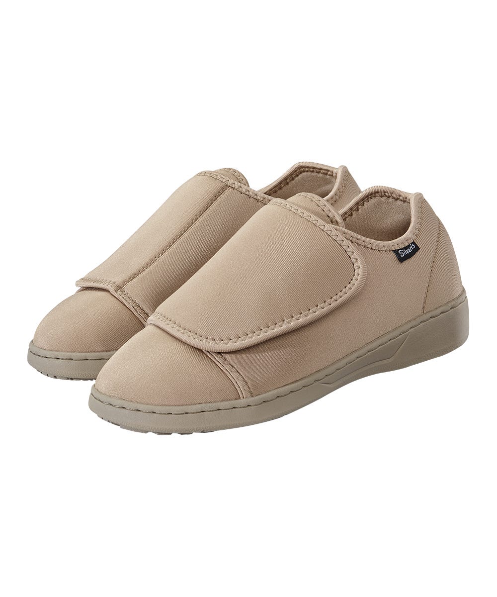 Women's Spill-Resistant Easy-Close Shoes