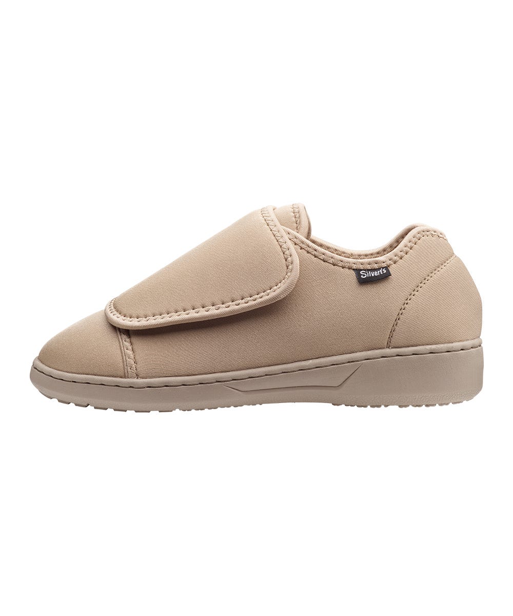 Women's Spill-Resistant Easy-Close Shoes