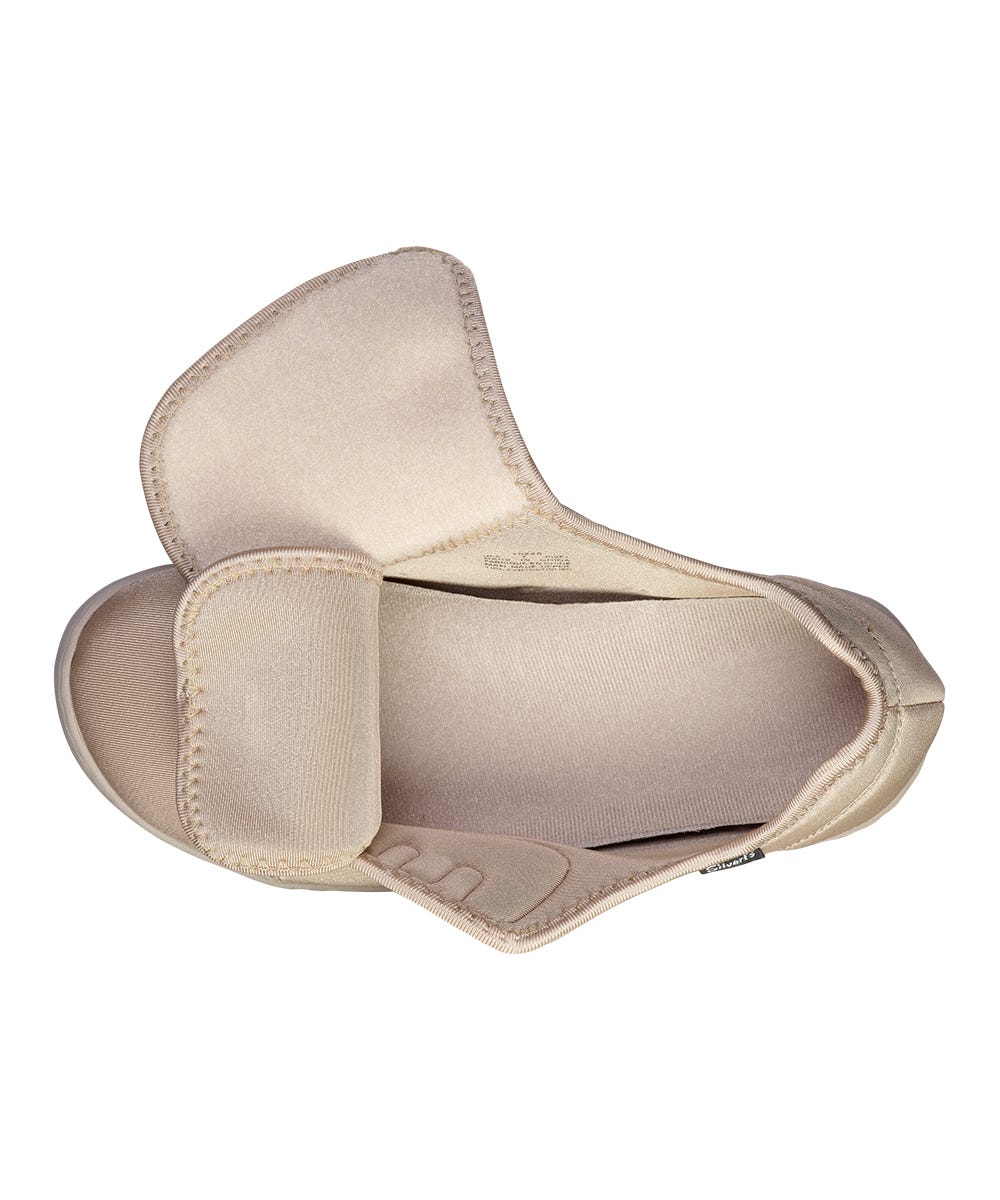 Women's Spill-Resistant Easy-Close Shoes
