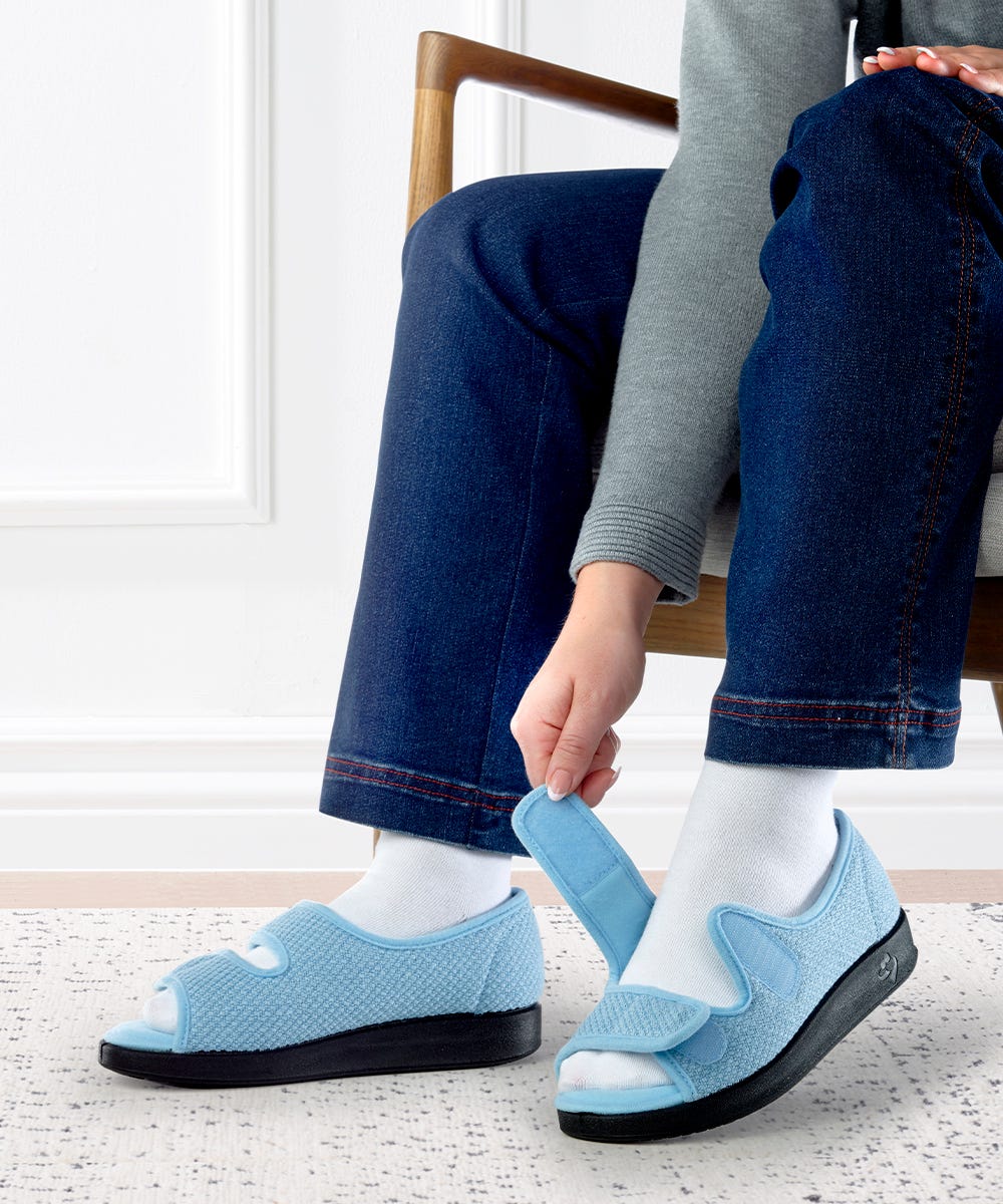 Women's Easy-Close Sandals