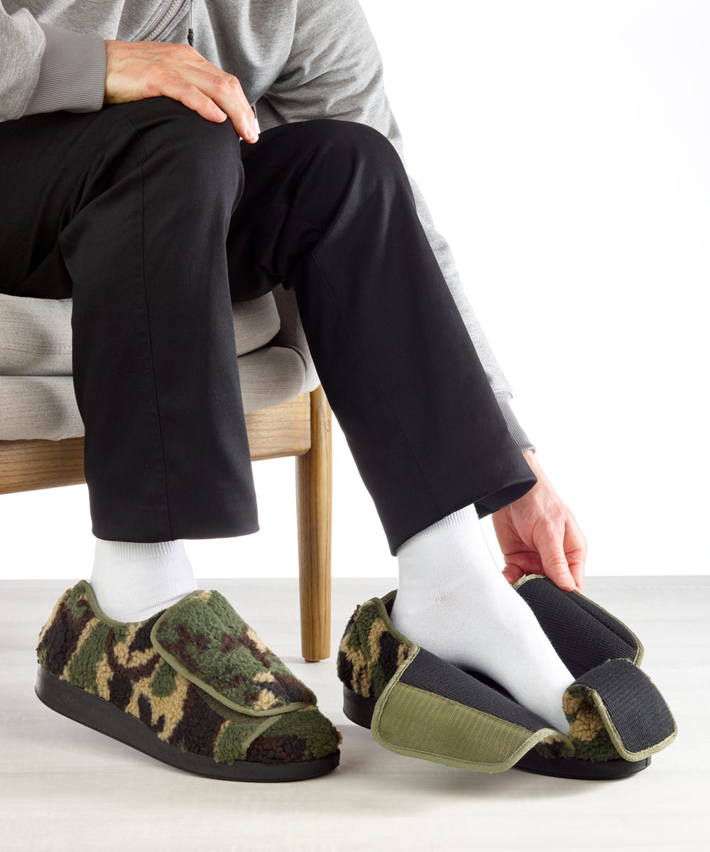 Men's Easy-Close Slippers